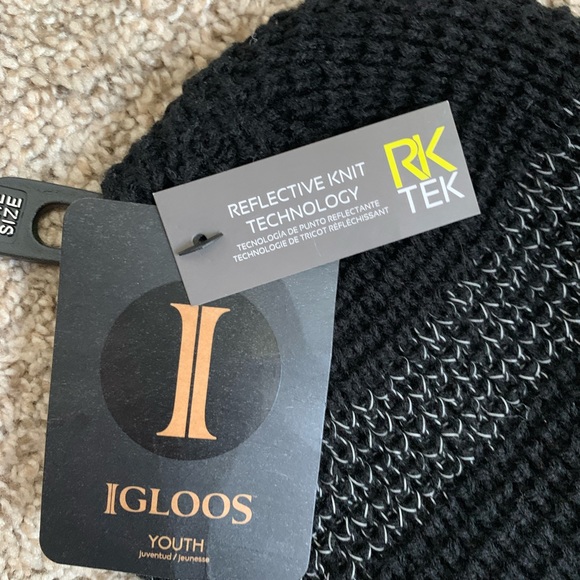 IGLOO’S  Boys OS winter hat NWT!! - Picture 3 of 5